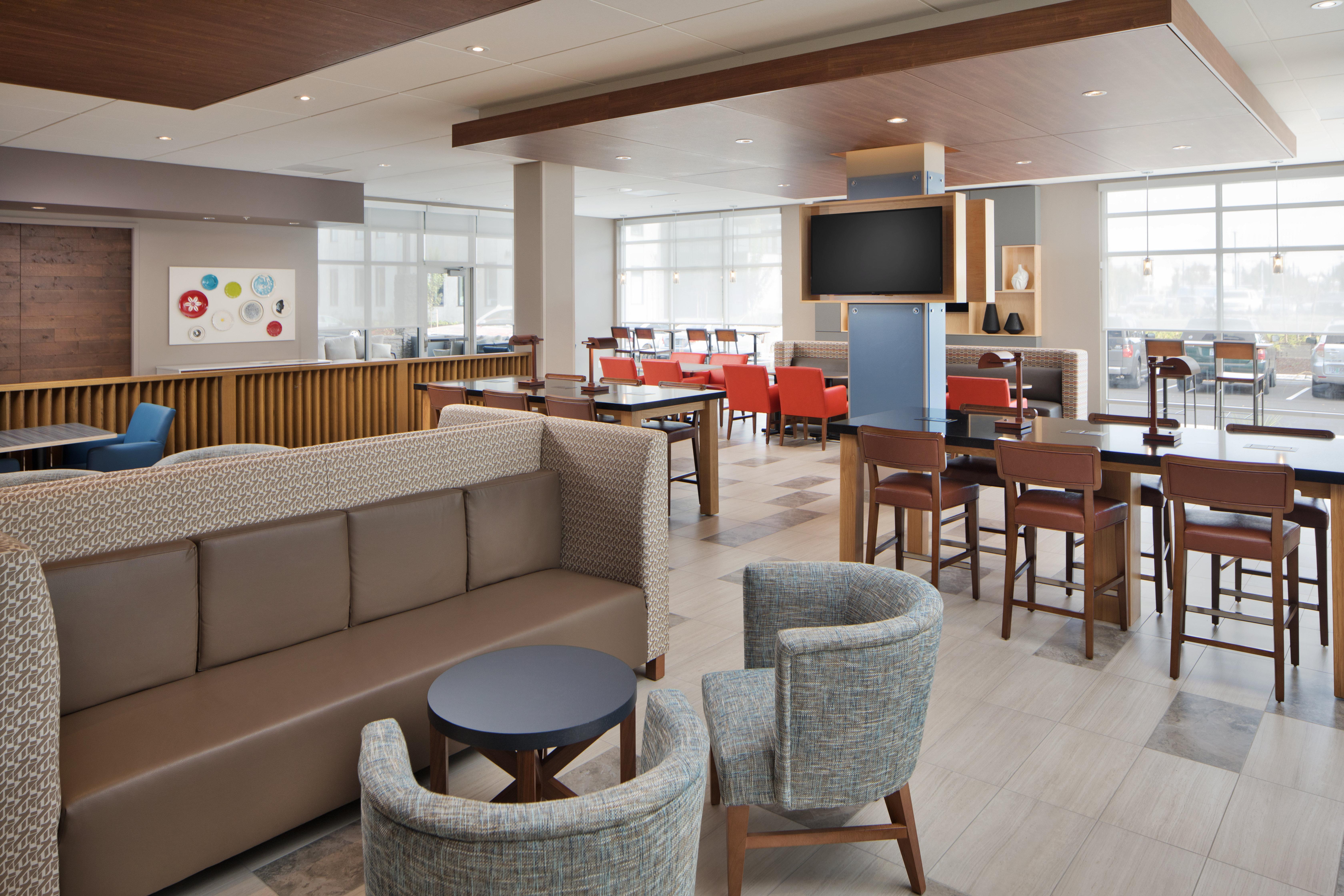 Holiday Inn Express & Suites - Portland Airport - Cascade Stn By Ihg Zewnętrze zdjęcie